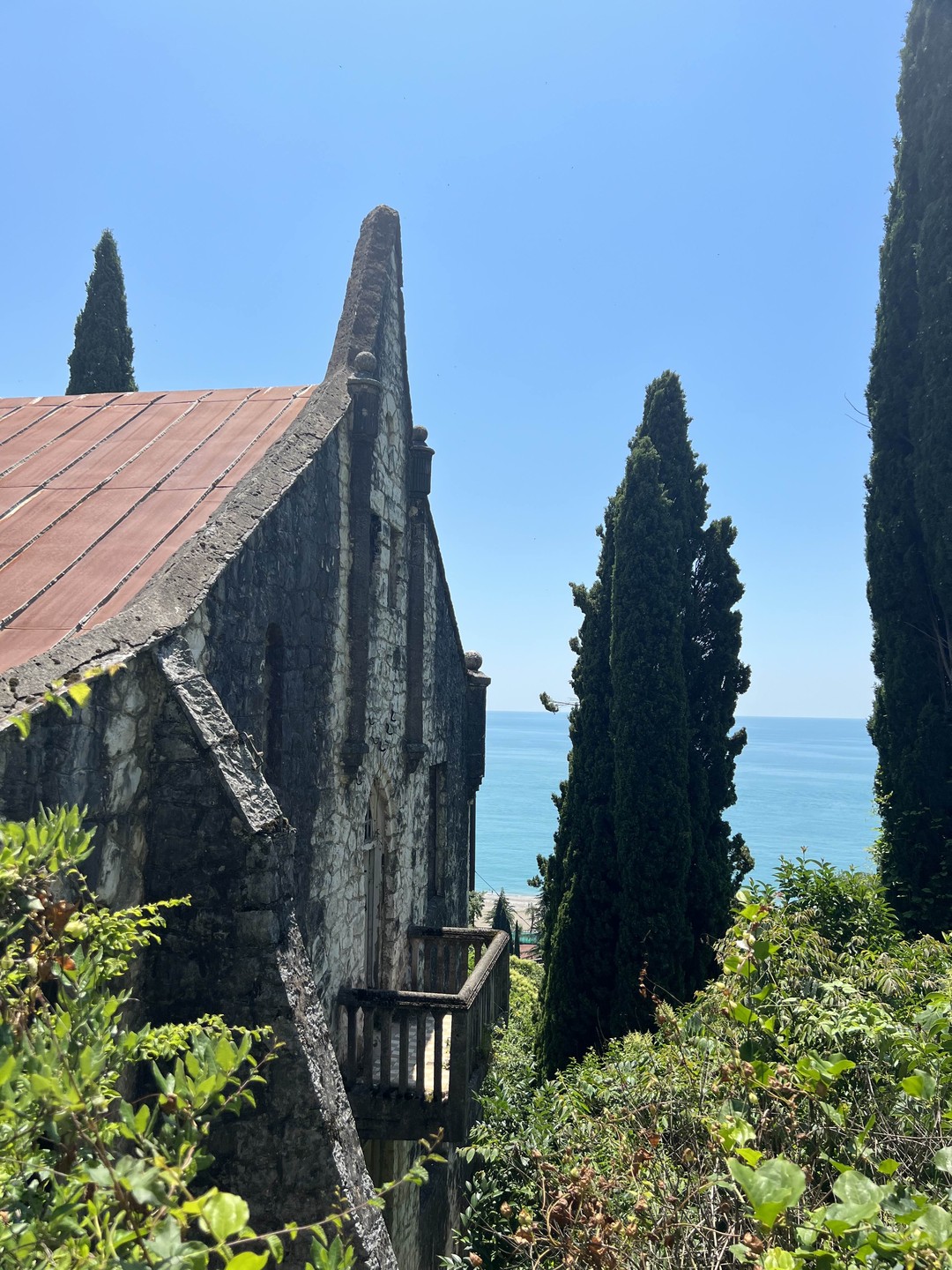 Авторская индивидуальная вайб-экскурсия в Абхазию (Ксения)