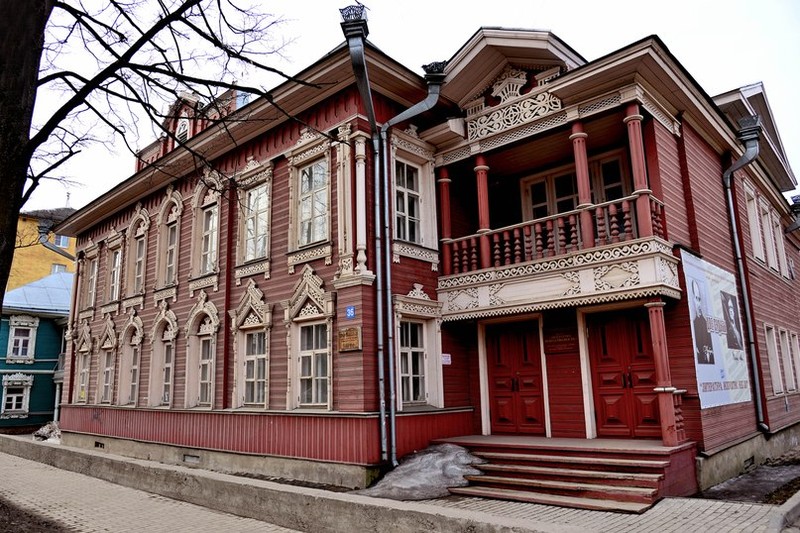 Город, где резной палисад