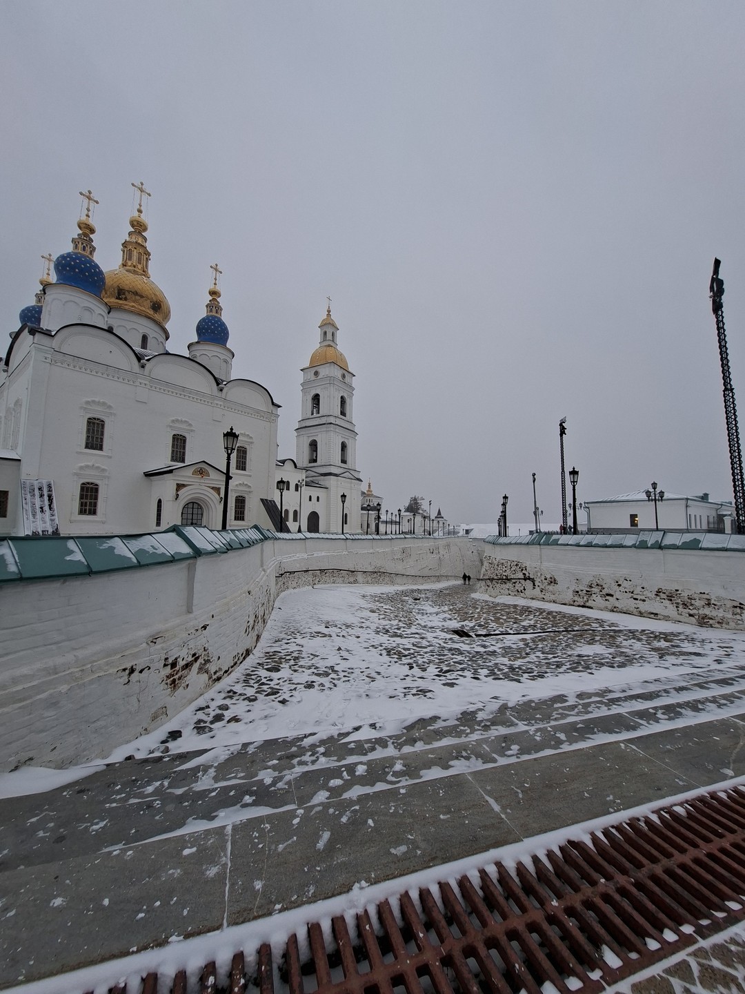 Наталья провела для нас чудесную прогулку по верхнему и нижнему Тобольску. Очень опытный гид с глубокими