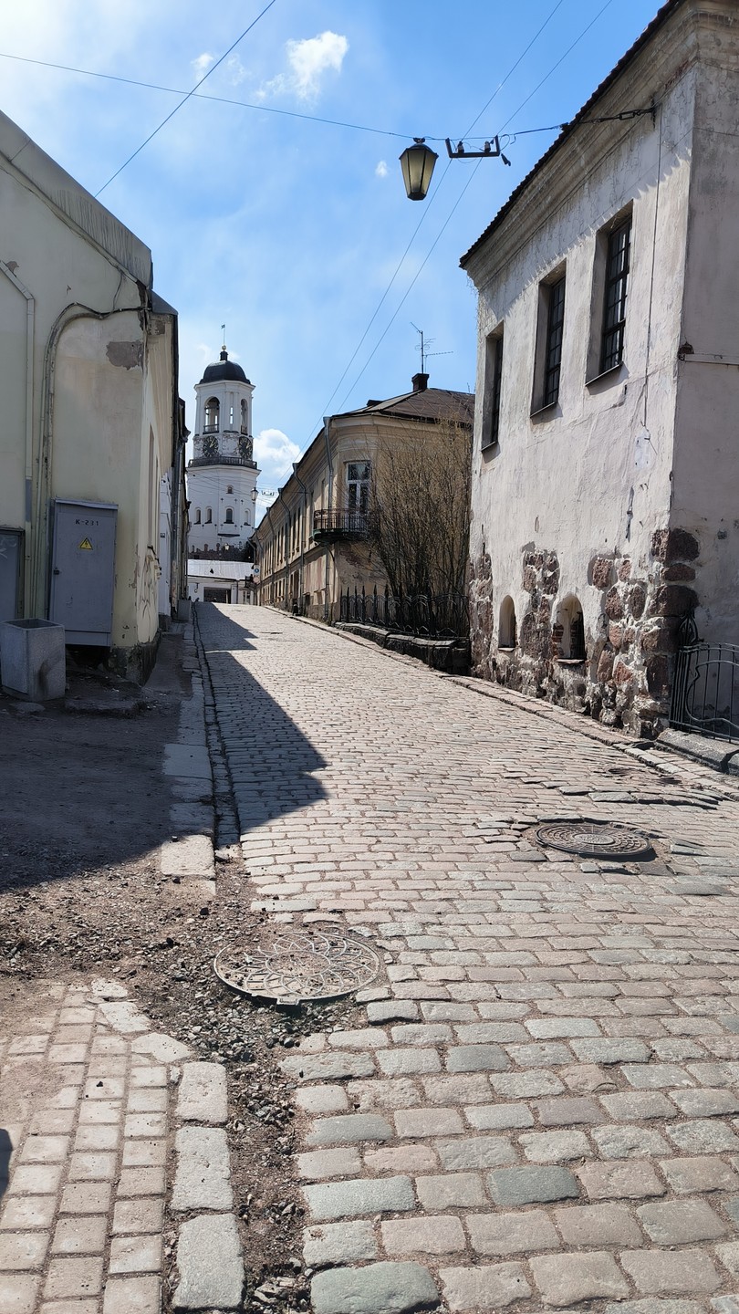Хотелось бы поблагодарить Андрея за отличную экскурсию, идеально подобранную для нашей компании с 2-мя подростками. Было