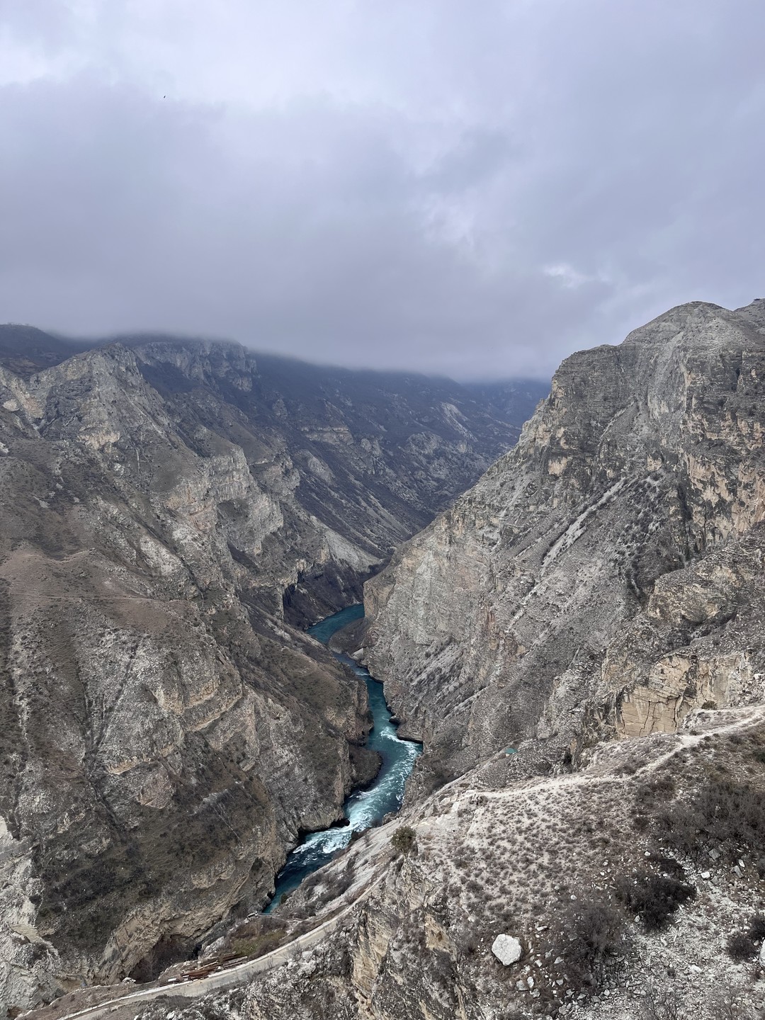 Пишу отзыв не как турист, а как местный житель, которому захотелось провести один день в горах