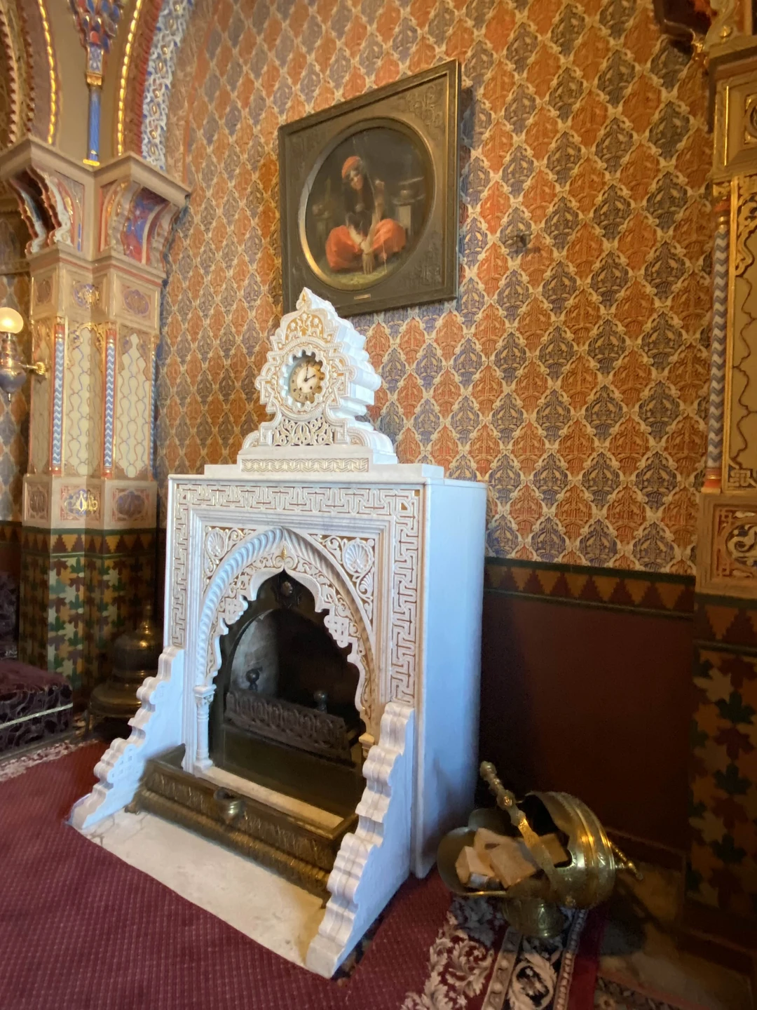 Очень интересная локация, посещаю ее впервые, экскурсовод рассказывала подробно про каждую экспозицию. Единственное - большая просьба