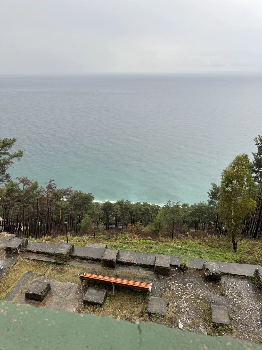 Ездили на экскурсию с Романом в Абхазию. Нам очень понравилось. Роман был очень обходительный, общительный. С