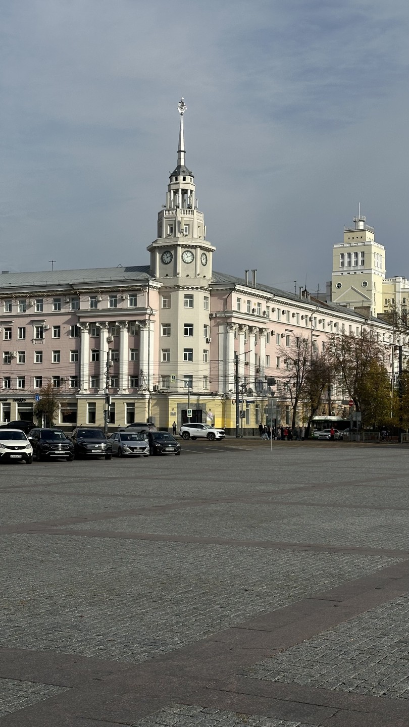 Отличная экскурсия для первого знакомства с городом, мы были в восторге! Прекрасная подача, милая девушка, интересный