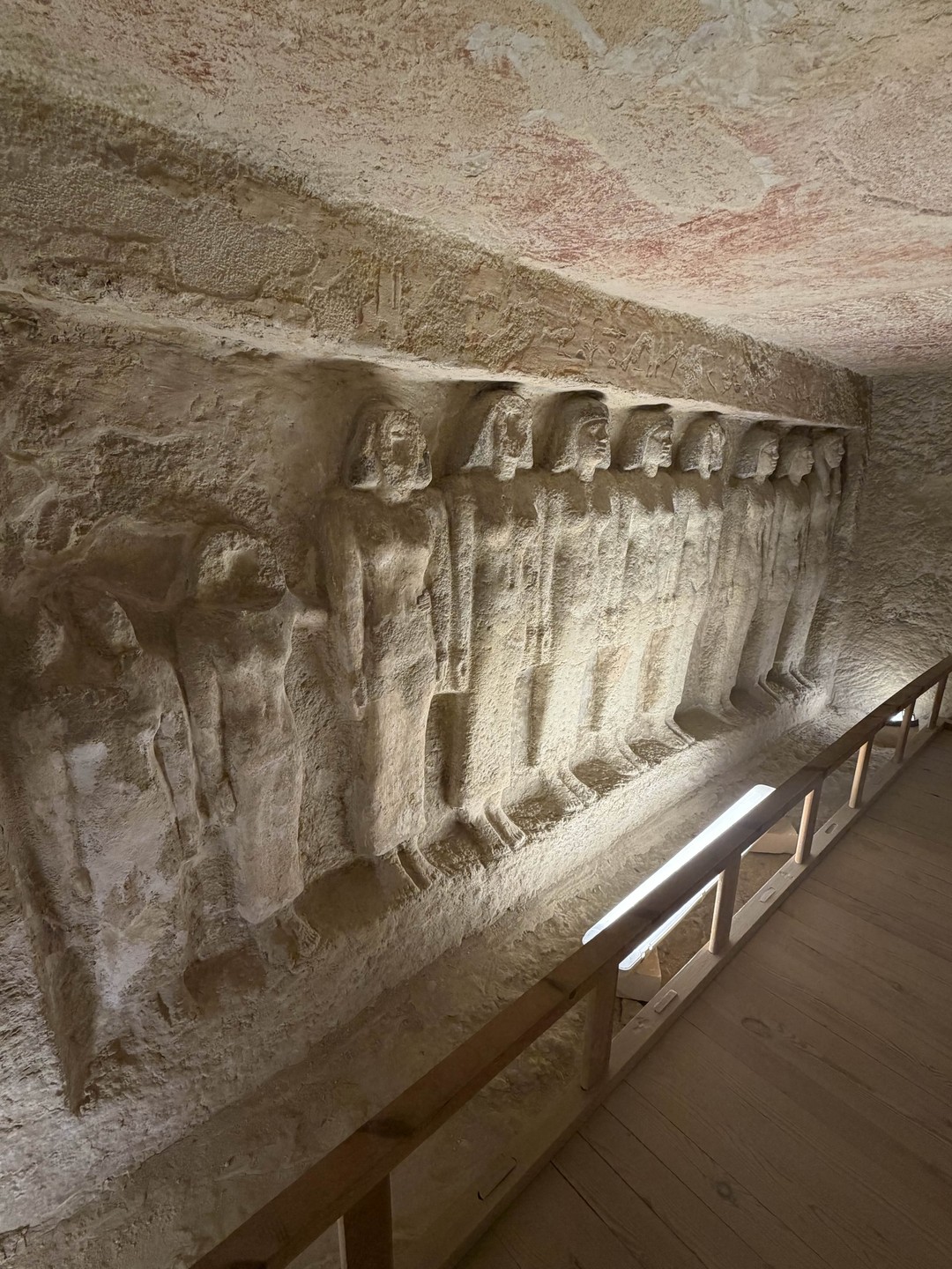 Ездили на экскурсию 28 декабря из Шарм-эль-Шейха. Посетили пирамиды и новый Египетский музей. Машина забрала нас