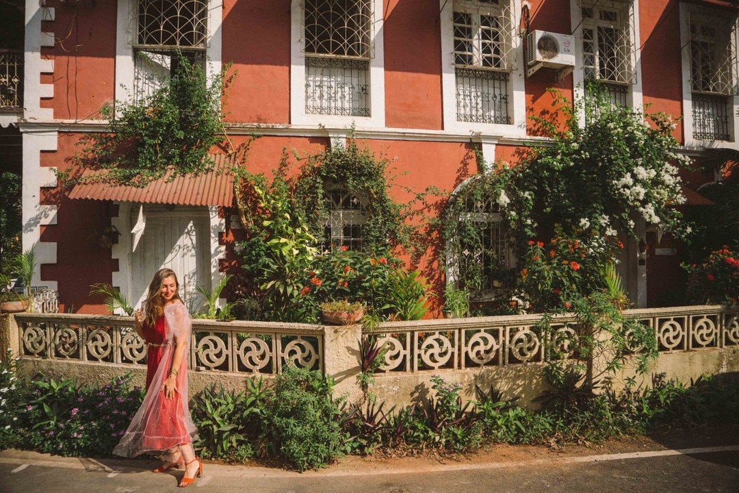 Отличная прогулка, приятные ребята. Знают не только историю, но и местные фишки-кафе, магазинчики, secret places) рекомендую