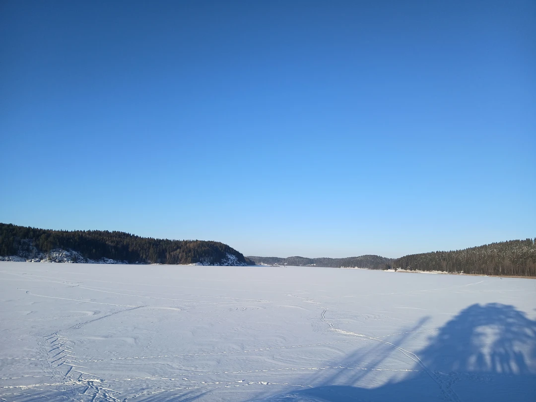 Спасибо Ярославу за экскурсию. Великолепно прогулялись по природе Карелии. Шхеры, водопады,добыча кварца и гранат. Поднимались на