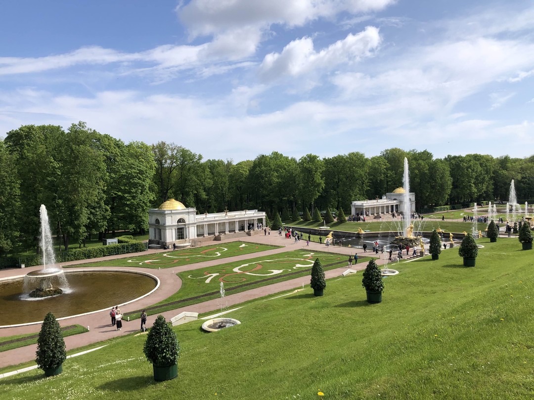 Спасибо большое за экскурсию! Отличный гид Елена, и в Петергофе Илья. Все понравилось!
