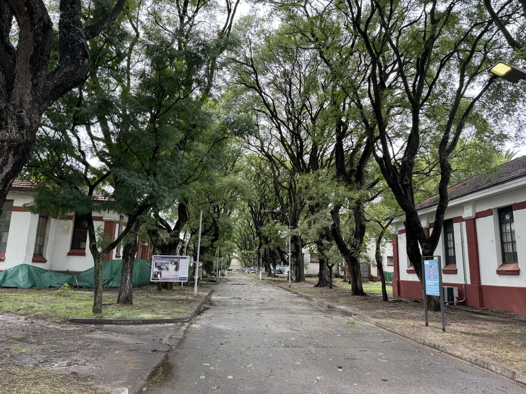 Если Вам, как и мне, интересна не только природа и парадная сторона Аргентины - Вам сюда