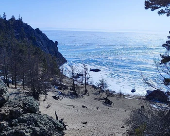 Листвянка, бухта Песчаная и сказочный лёд Байкала