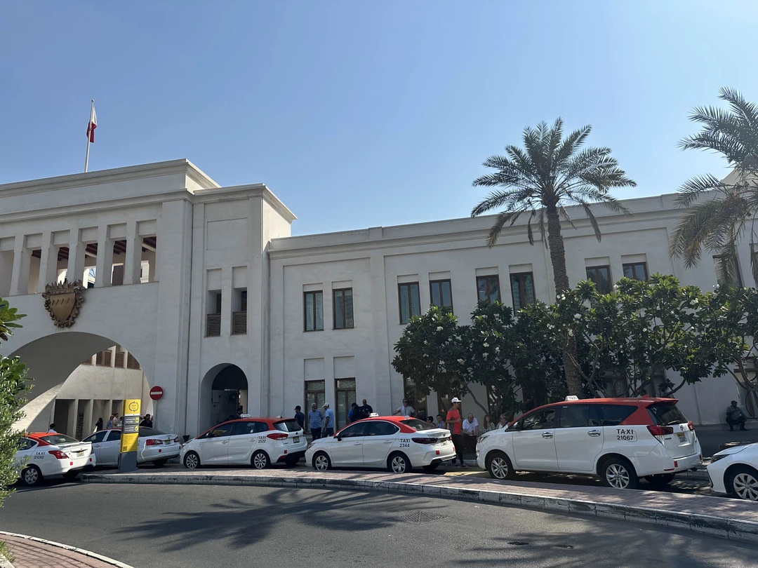 Если вы хотите за 6 часов увидеть страну Бахрейн и узнать о менталитете этого народа, тогда