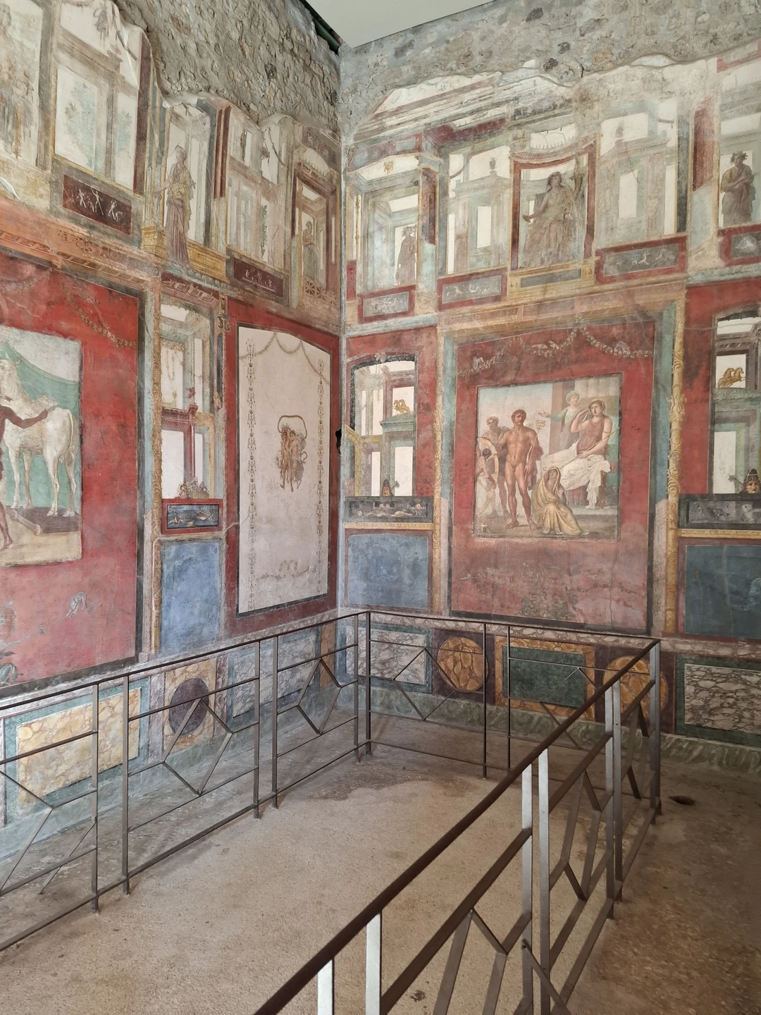 Помпеи - погружение в прошлое и свежий взгляд на настоящее (Соня)