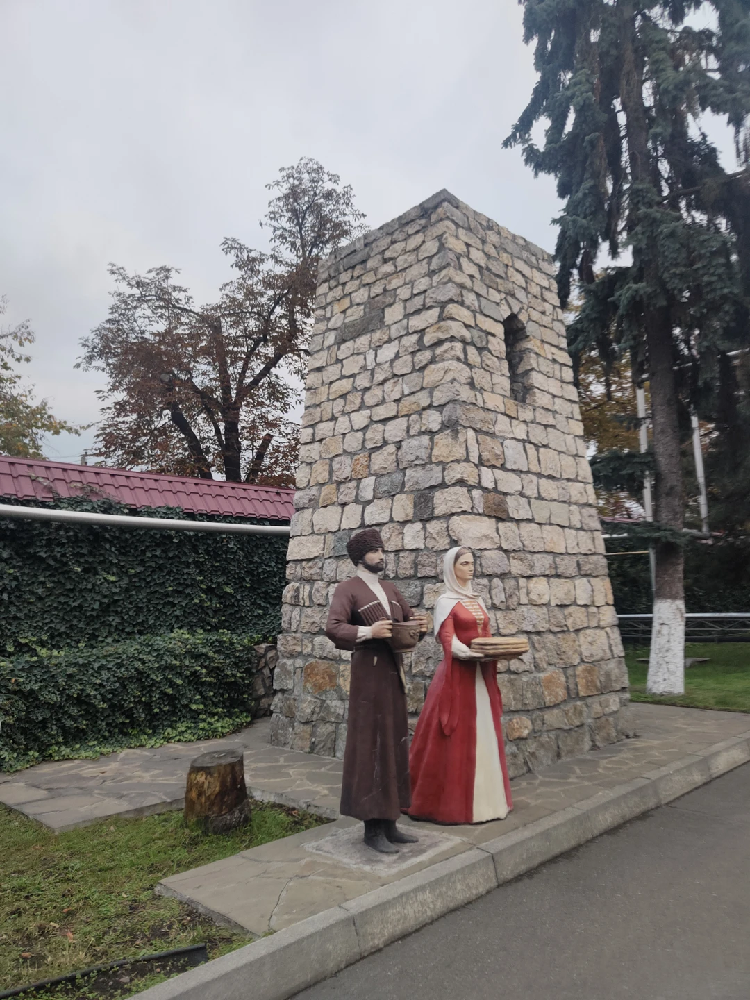 Очень необычная экскурсия. Экскурсию проводил сотрудник предприятия Тамерлан, отвечал на все наши вопросы, очень интересно обо