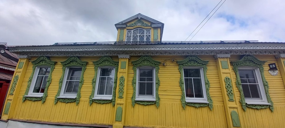 Спасибо Юлии за отличную экскурсию. Два часа прошли абсолютно незаметно. Юлия - прекрасный рассказчик и человек