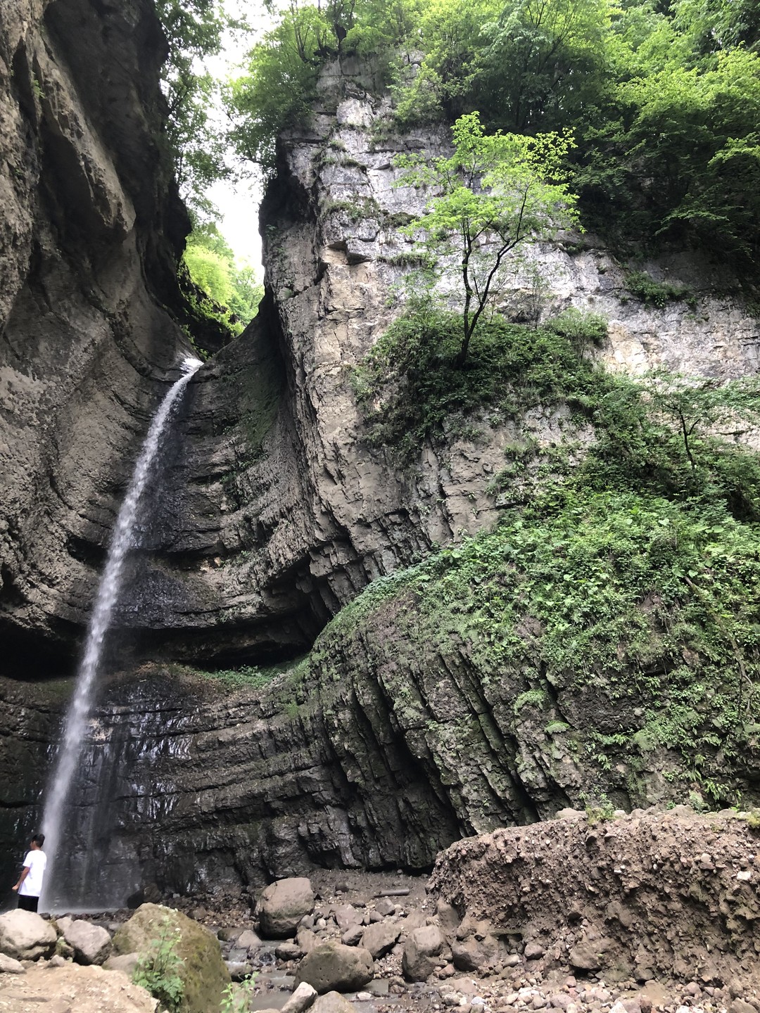 В июне отдыхали в Кисловодске и решили выбрать экскурсию в Кабардино-Балкарию. Экскурсия очень понравилась, мы брали