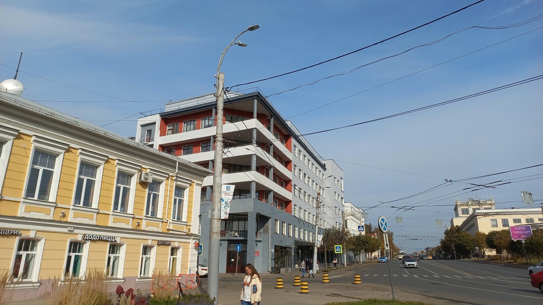 Знакомство с незнакомым городом лучше всего начинать с экскурсии с местным гидом. Мы стараемся следовать этому