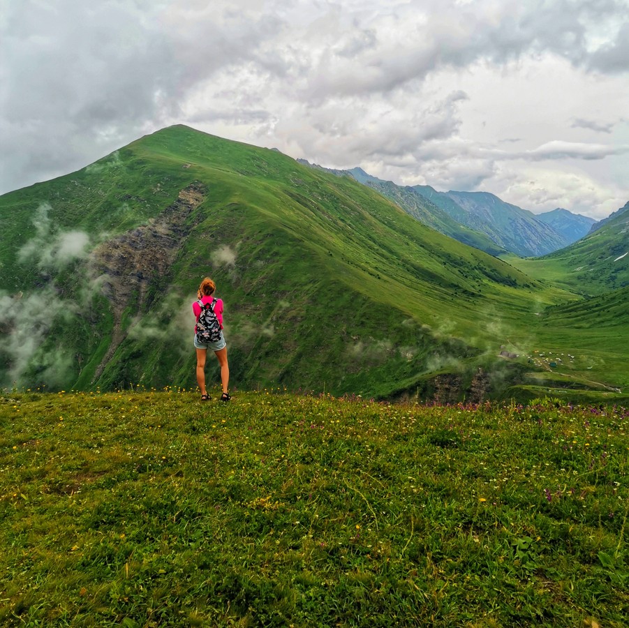 В горы — с историком-культурологом: через альпийские луга на Бзерпинский карниз