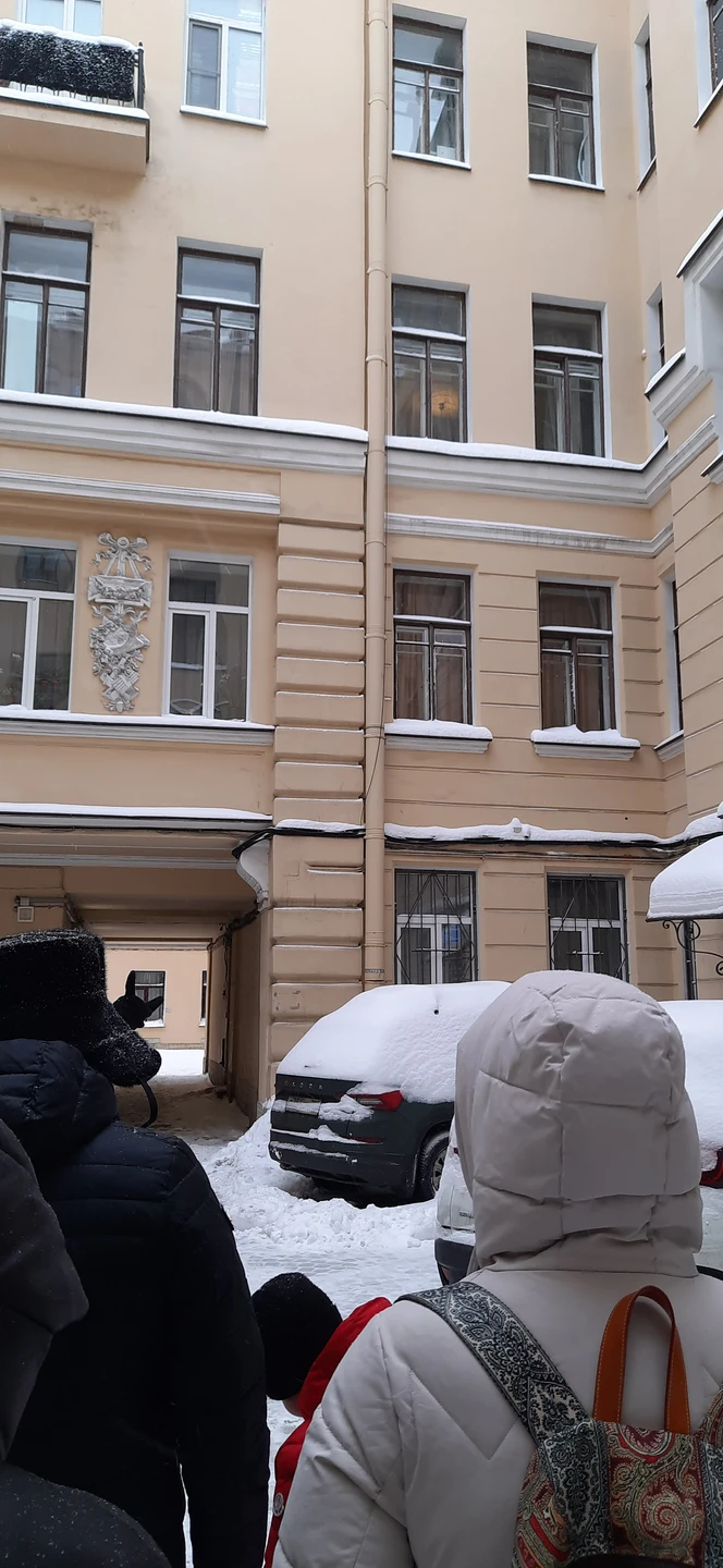 Огромное спасибо Михаилу за великолепную экскурсию! Гид - прекрасный рассказчик. Посещение квартиры Распутина - это сопрокосновение