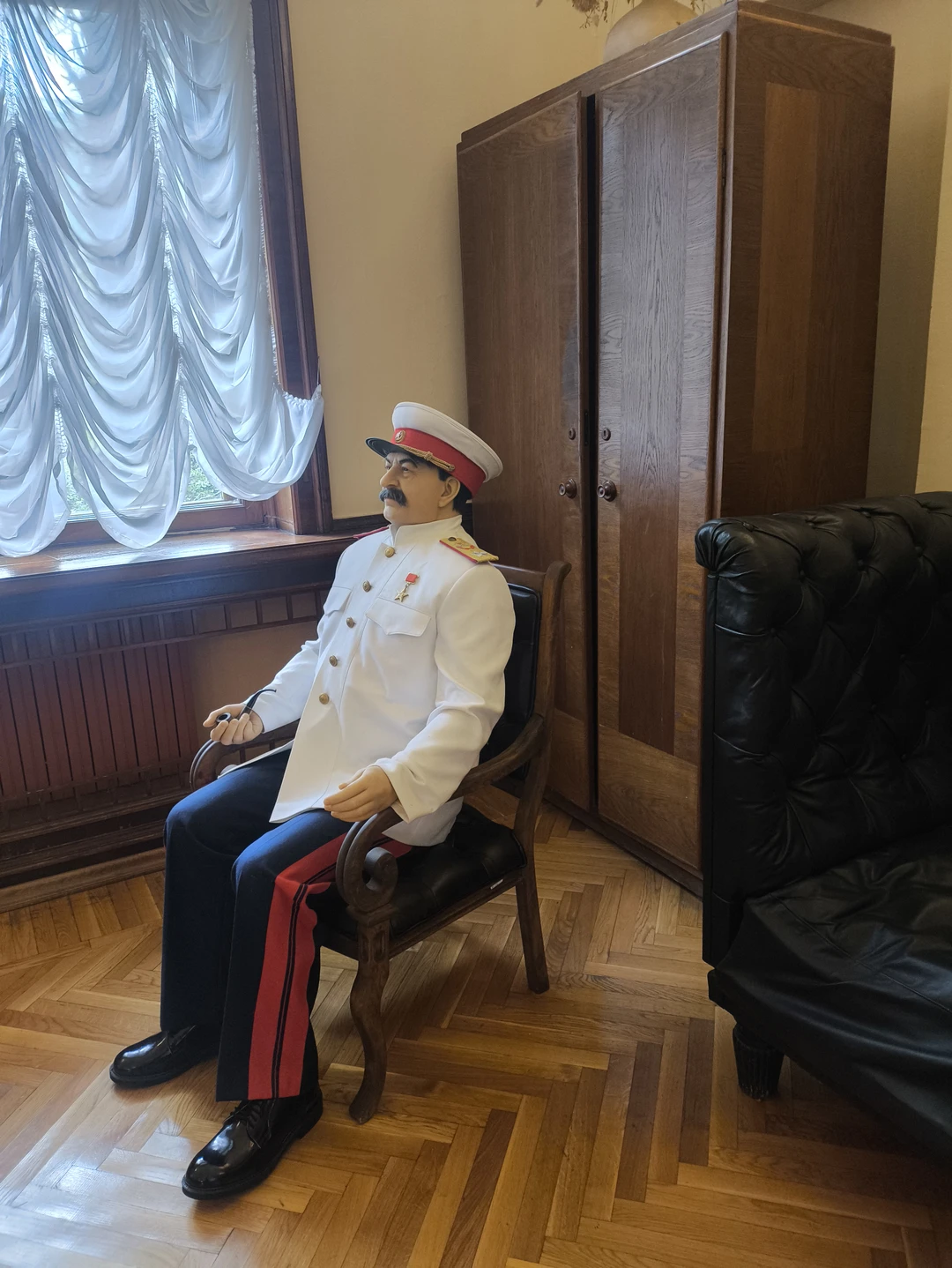 Отлично провели день. Экскурсия была супер. В программе было больше, чем расписано в программе. Экскурсовод и водитель большие молодцы