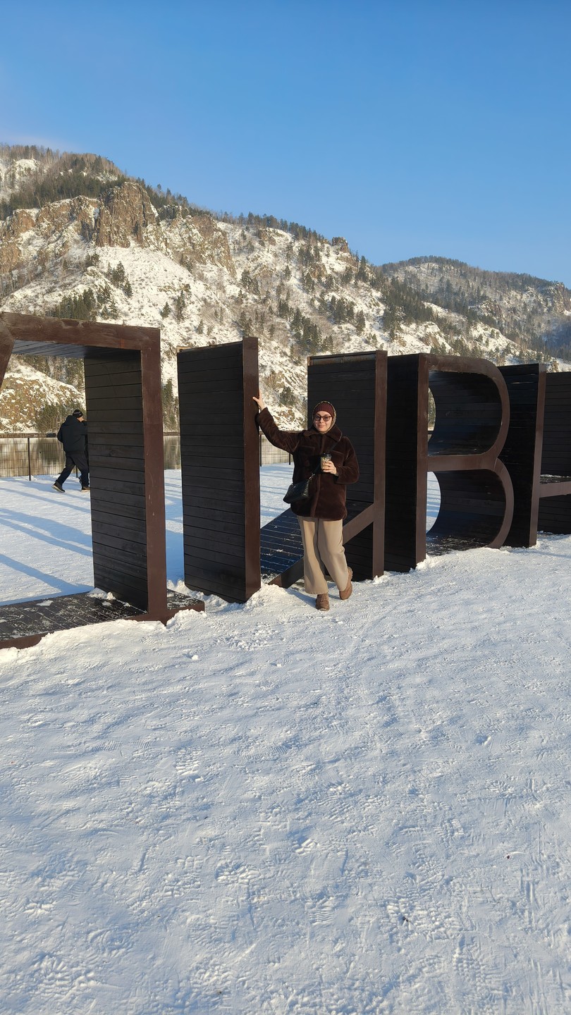 Забронировали с мужем экскурсию, остались очень довольны! Захватывающая подача материала, продуманный маршрут, комфорт в дороге! Рекомендую 👍