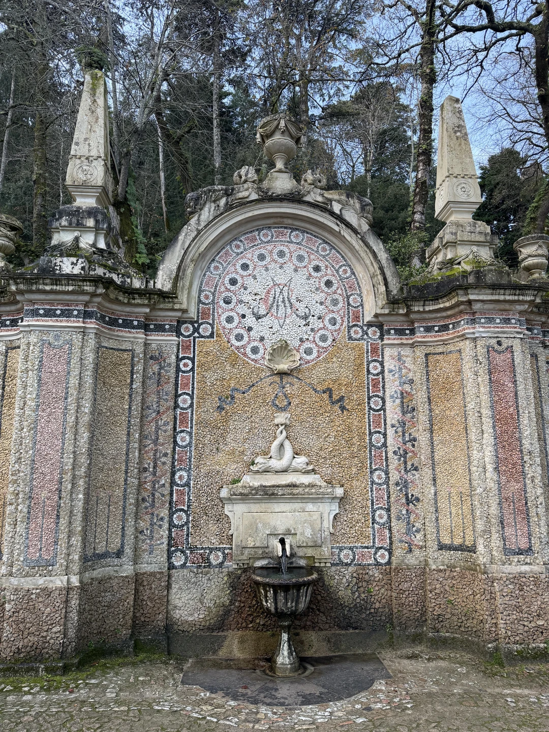 Потрясающая экскурсия в сопровождении прекрасного гида Алексея! Интересные факты из истории Португалии, Синтры и Кинты-Регелейры.. тайны