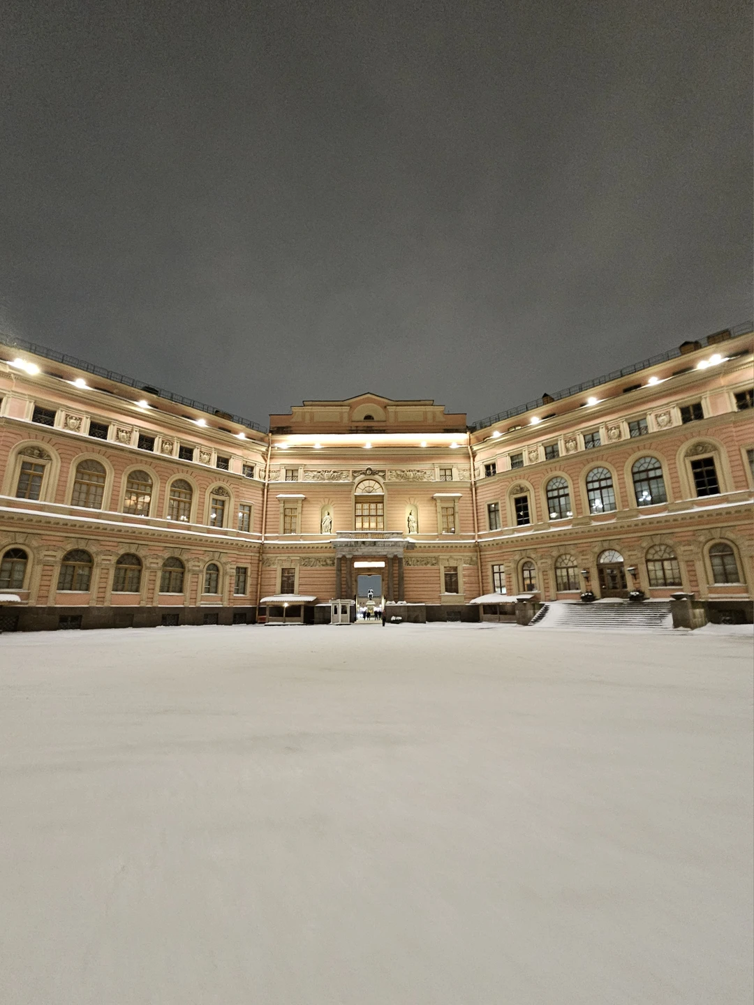 Ирина, благодарю за экскурсию! Было очень интересно. Не смотря на мороз, не замёрзла (но оделась тепло)