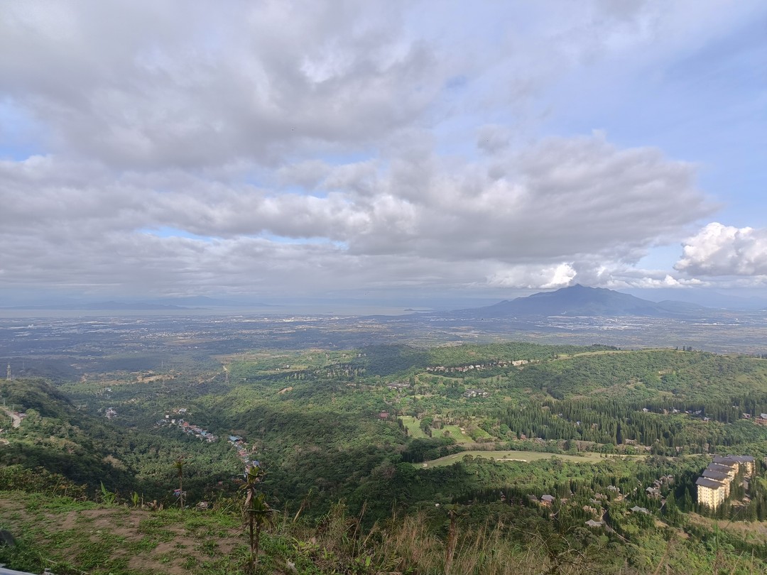 Очень красивый видовой маршрут. Детали писать не буду, смотрите сами. Катались на комфортной тойоте вчетвером