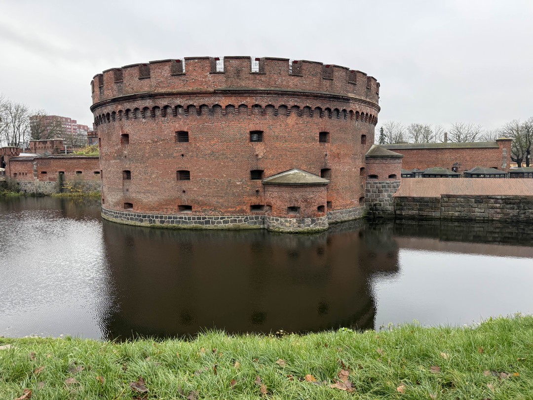 Благодарим Андрея за экскурсию по Калининграду! Нам несказанно повезло - экскурсия была индивидуальная, поэтому прошла в