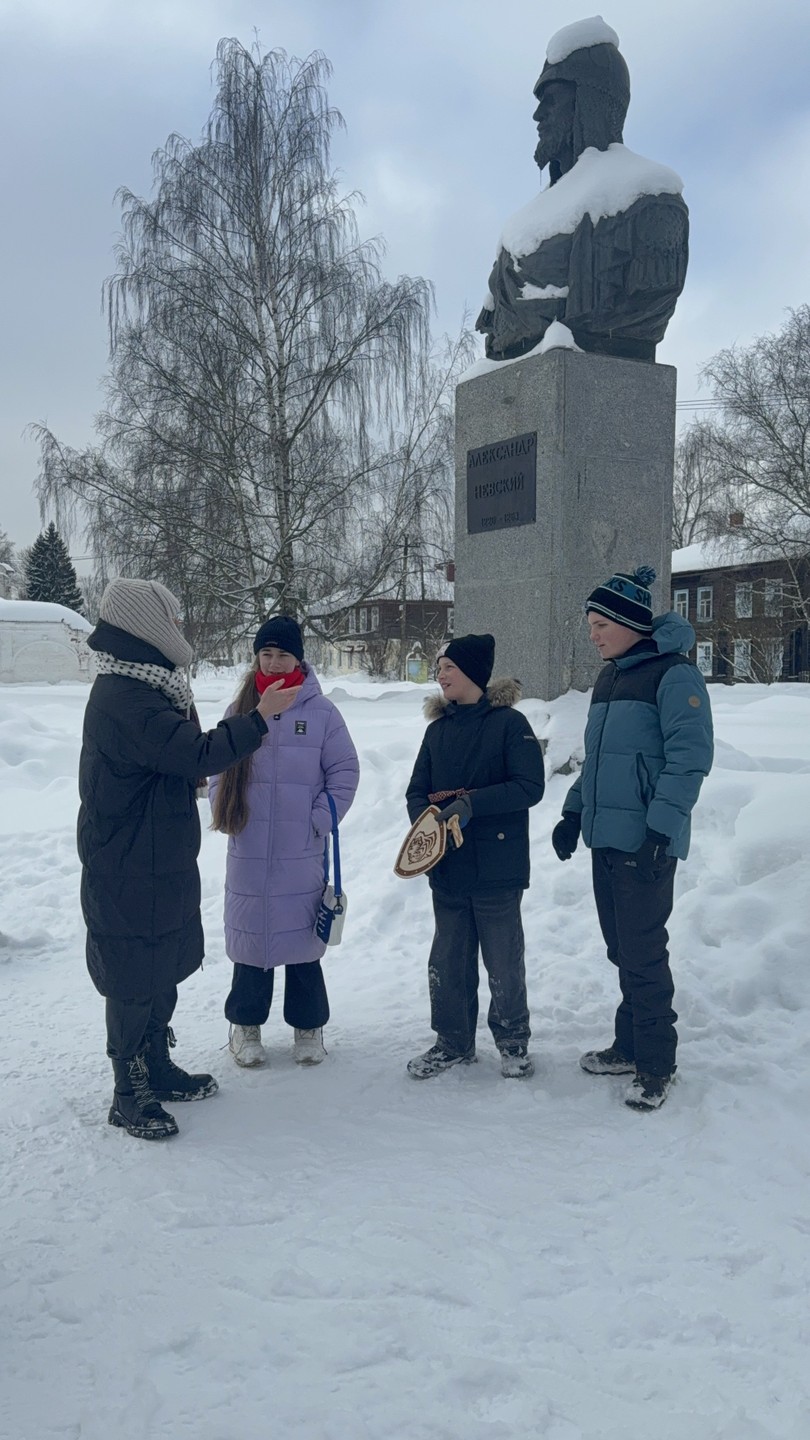 Замечательная Елена держала интерес и взрослых и детей всю экскурсию. Было интересно, динамично, познавательно и не