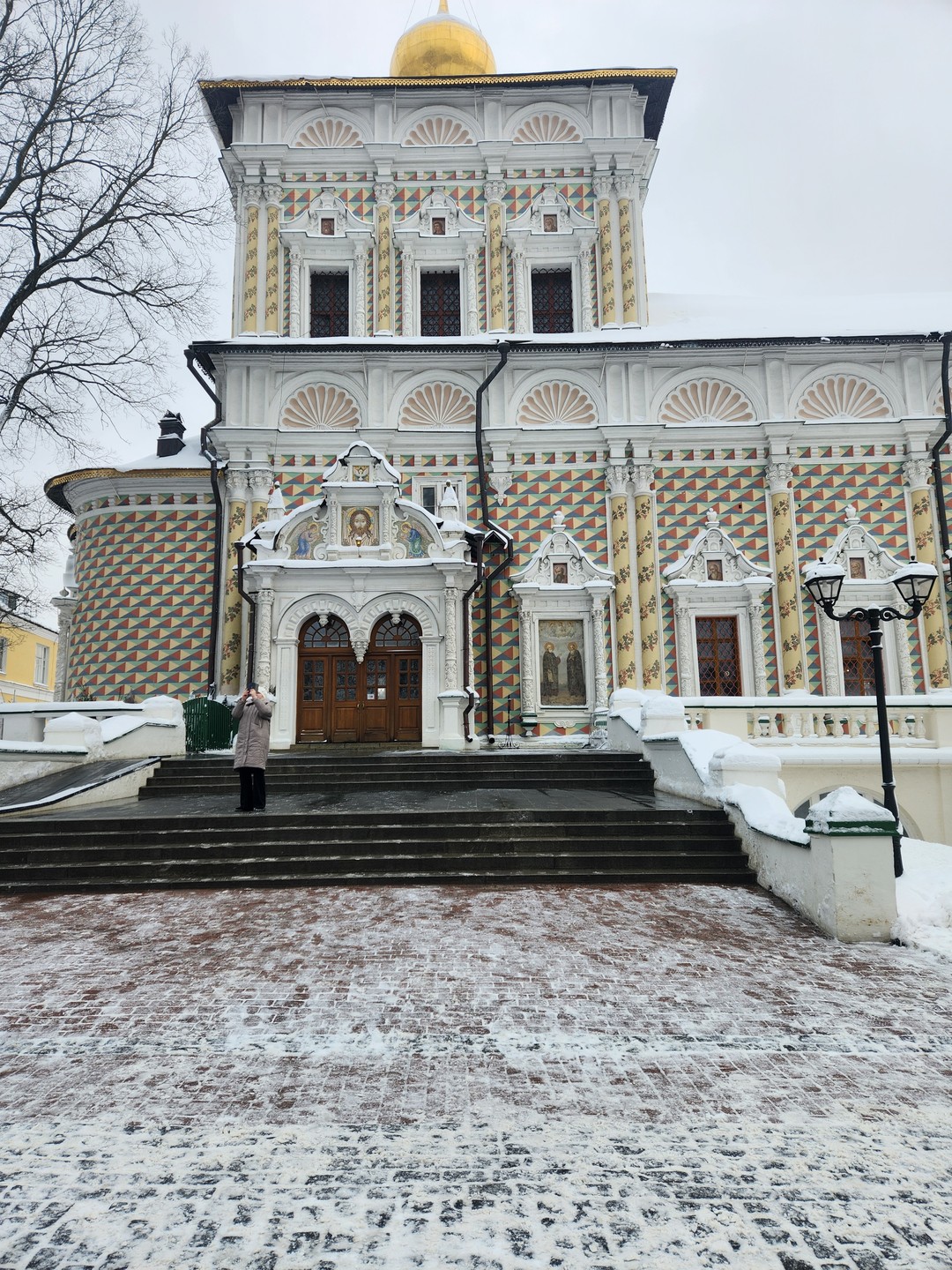 Спасибо огромное гиду Михаилу за такое интересное и незабываемое знакомство со Свято-Троицкой Сергиевой Лаврой. День экскурсии