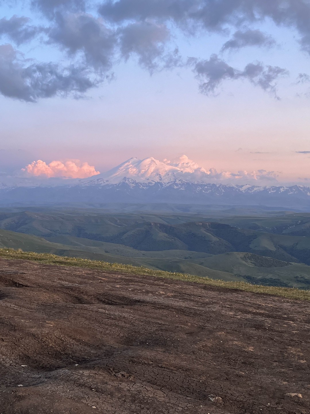 Плато Бермамыт днём или на закате из Кисловодска (Александр)