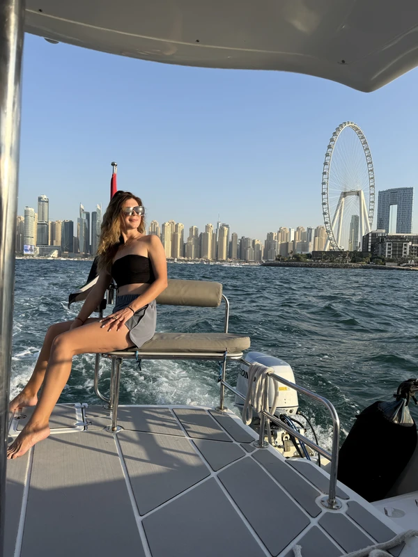 Дубай с воды: прогулка на парусной яхте