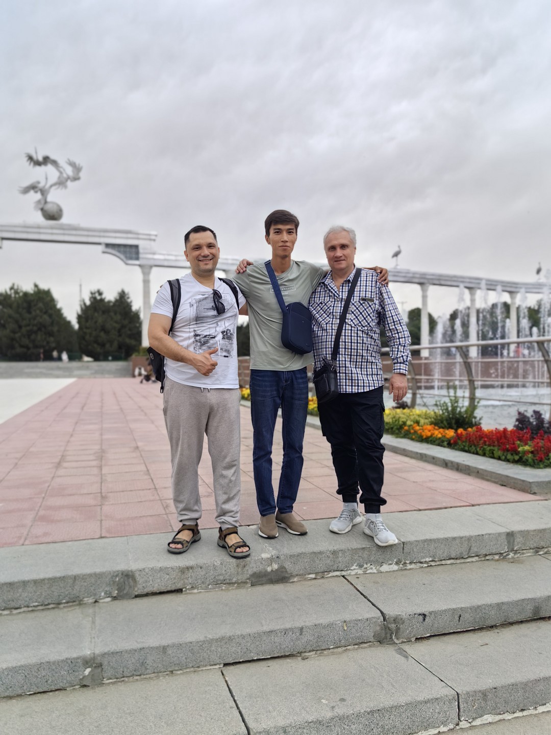 25 мая 2025 года. Эльдор провел нам экскурсию по Ташкенту. Было много интересной информации о истории