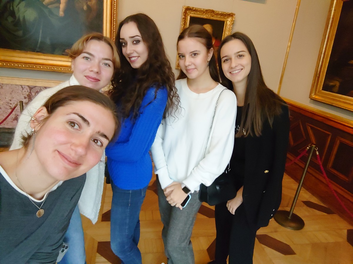 Фото 2 - Экскурсия: "Век гениев в Эрмитаже: дружеская прогулка с искусствоведом"