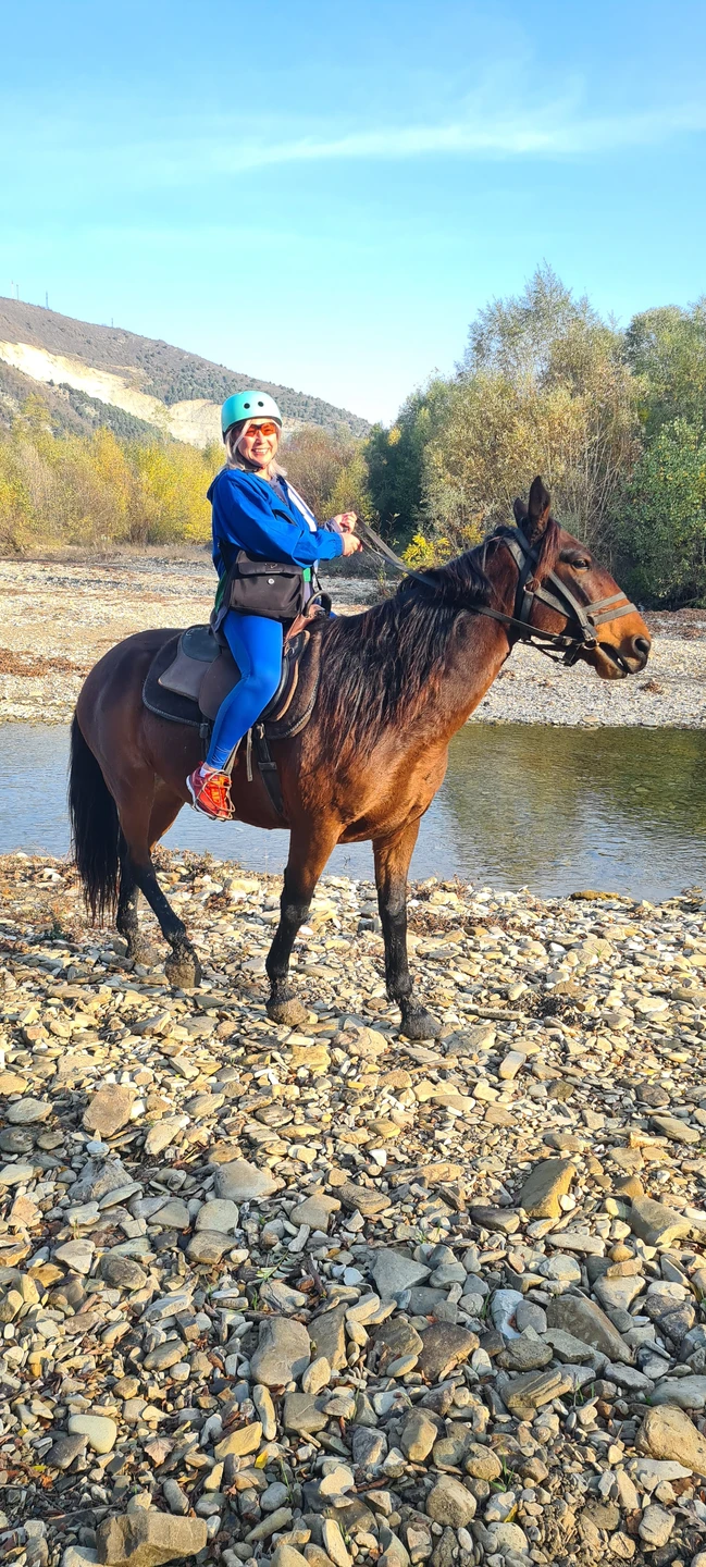 В маршруте предполагалось: озеро Грек, сосновые леса, цветущие луга и смотровая площадка в Дивноморском