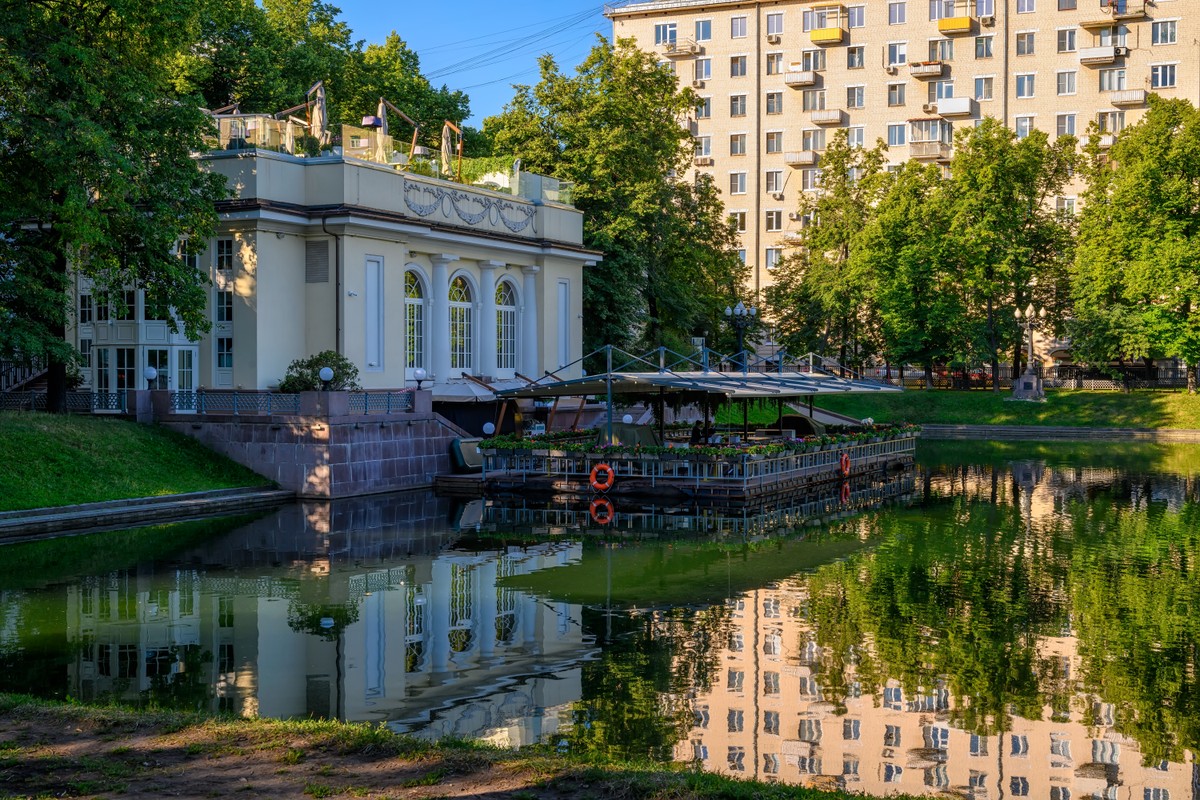 Фото 3 - Экскурсия: "Булгаковский мир Патриарших"