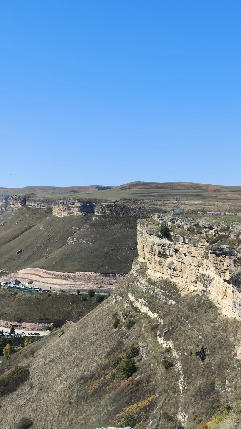 Спасибо большое Владимиру за увлекательную и насыщенную экскурсию. Получили незабываемые впечатления. Всё прошло на отлично!