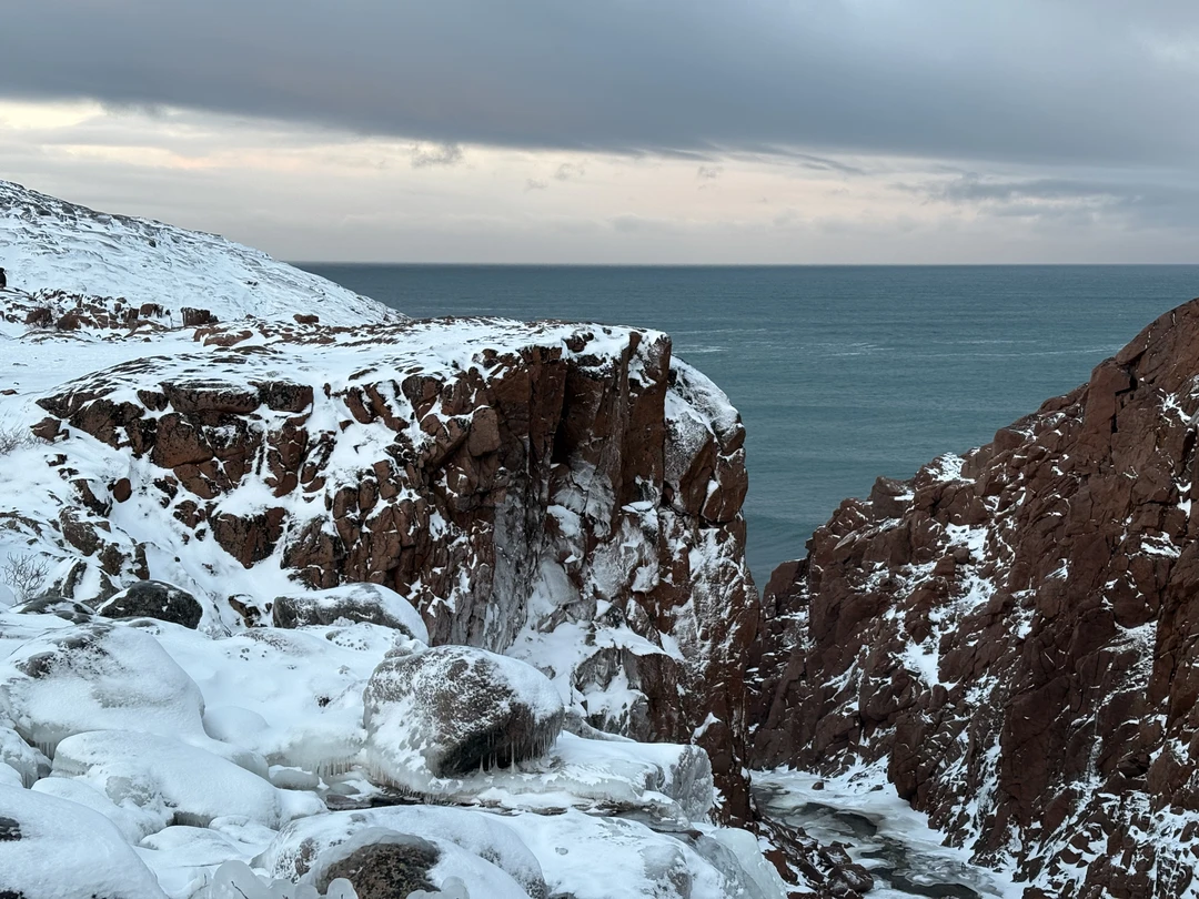 We went on this tour with Klauster. Nice guide, very paciente, multilingual and drives safe. Good tour, recommended