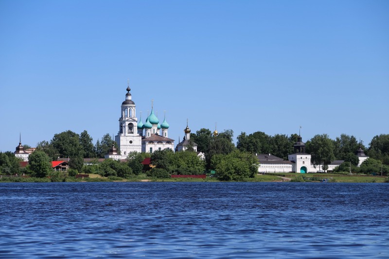 Из Ярославля - в старинный Толгский монастырь