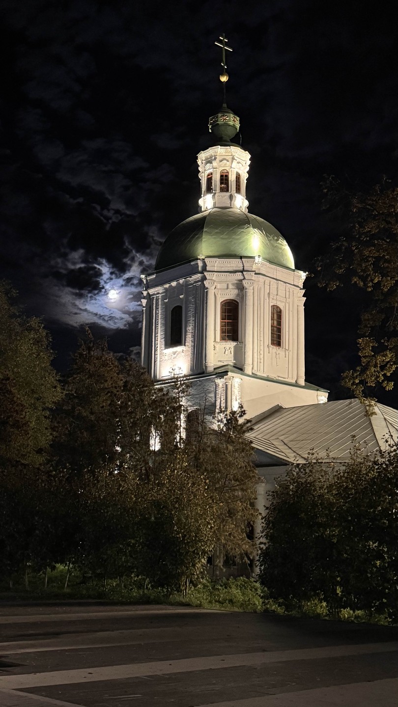 Мы благодарны за интереснейшую экскурсию, которую провела нам Юлия. Не стандартная подача информации. Юлия знает из