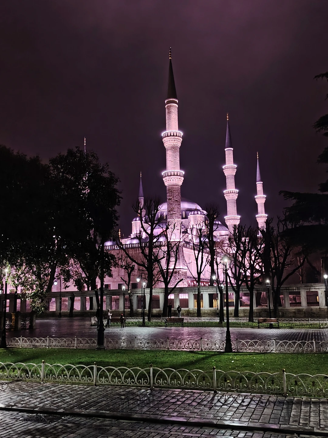 У нас случилась задержка рейса 12часового перелёта. С Волканом мы обсудили маршрут и скорректировали его в