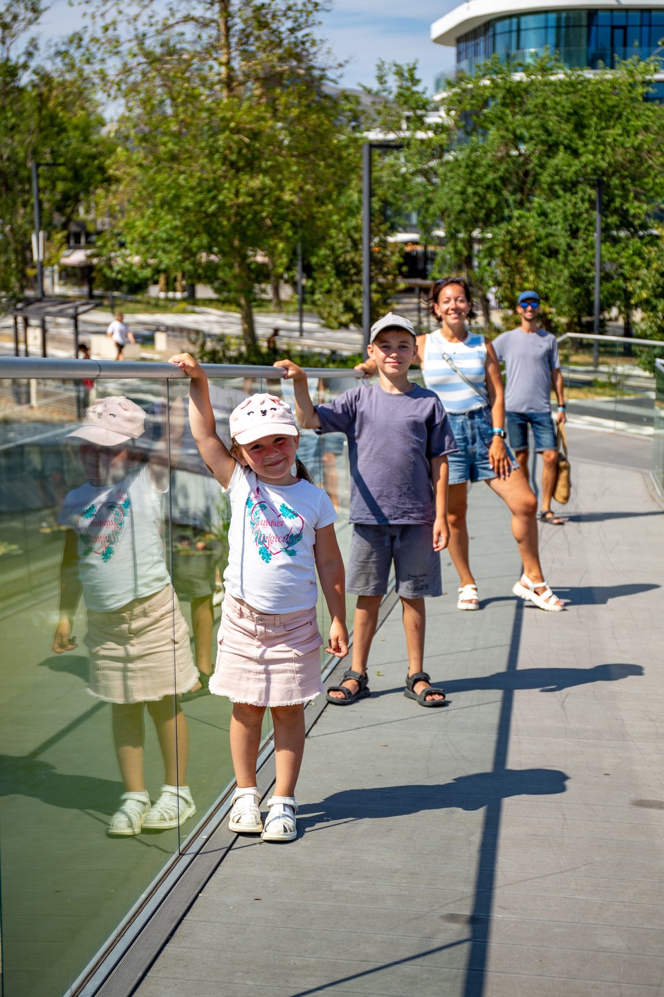 Елена, я как человек, с дипломом дополнительного профессионального образования "Фотохудожник и фоторепортёр" выражаю своё признание мастерству