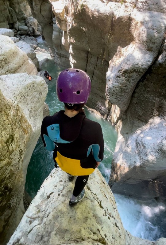 Каньонинг с опытным инструктором в мини-группе