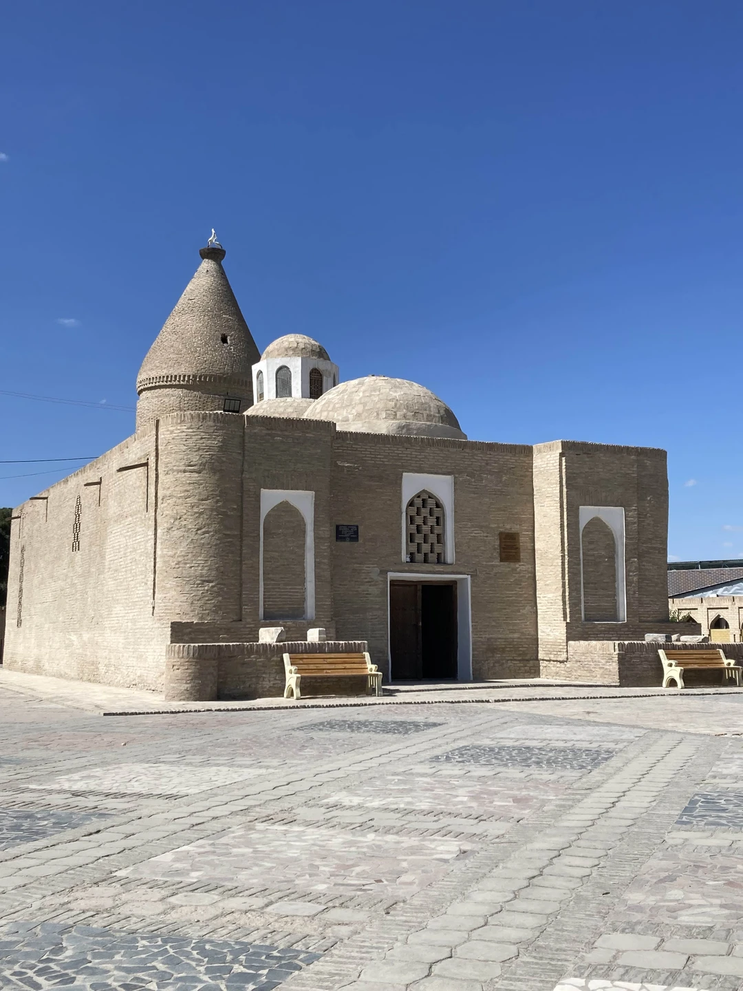 Экскурсия Ильдара подойдет заинтересованным в истории и архитектуре путешественникам. Мне очень понравилась интерактивность экскурсии: Ильдар задавал