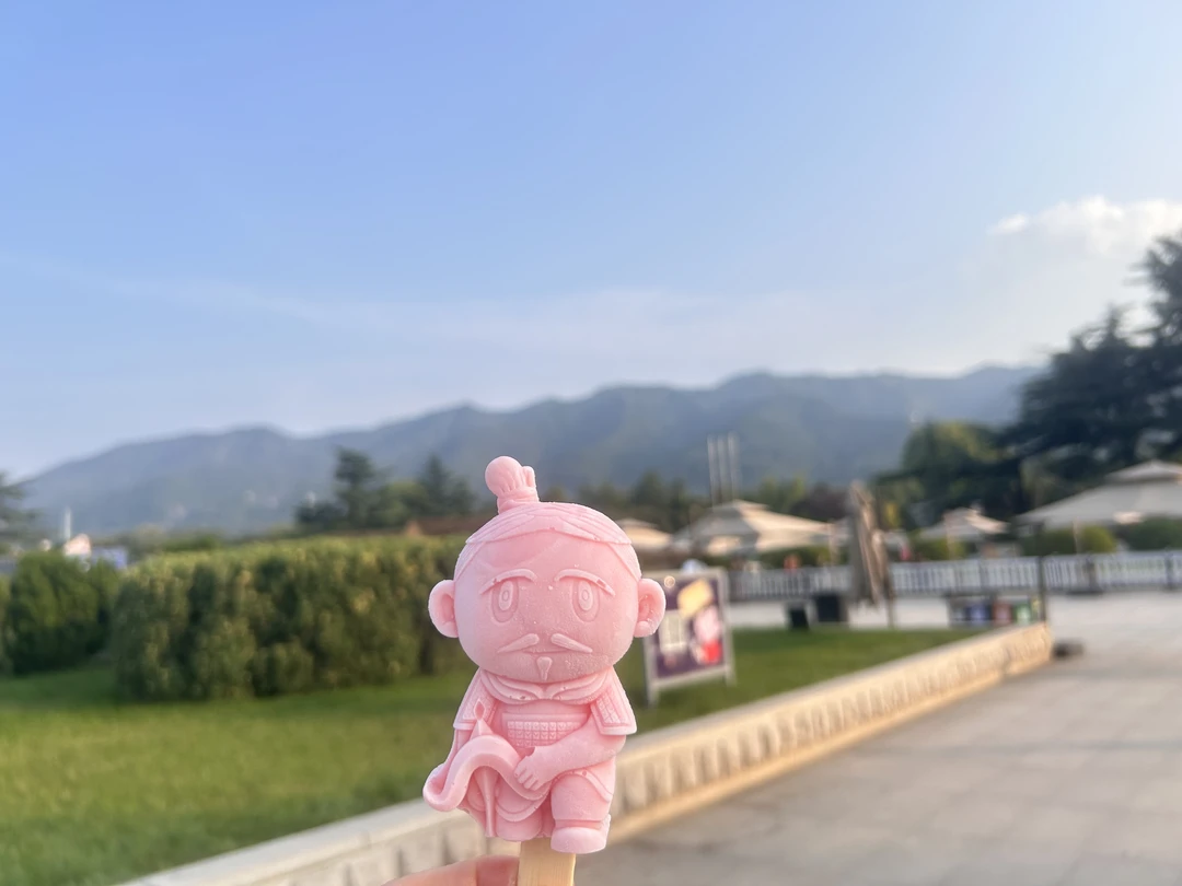 Алина прекрасный гид♥️ огромная благодарность от нашей семьи за невероятное погружение в историю создания терракотовый армии