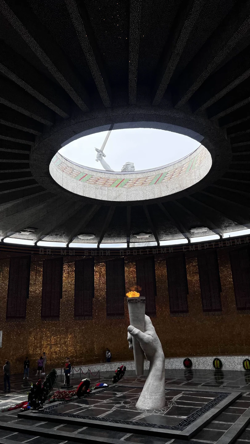 Всё понравилось. Не перегружает датами, только интересные моменты и факты, но и по датам можно спросить