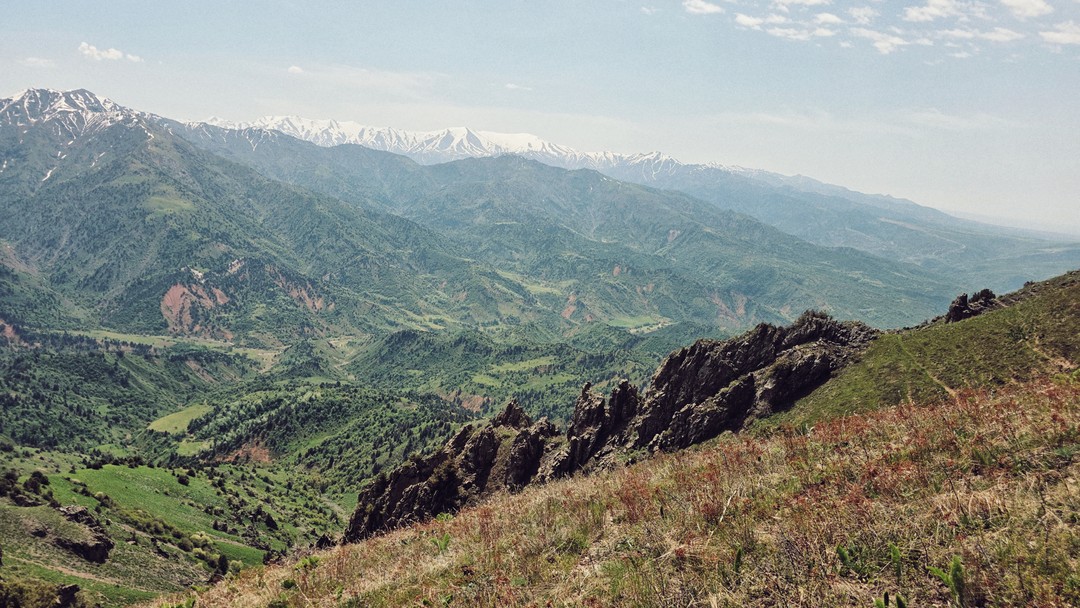 Чимганские горы, курорт Амирсай и Чарвакское водохранилище (Валерия)