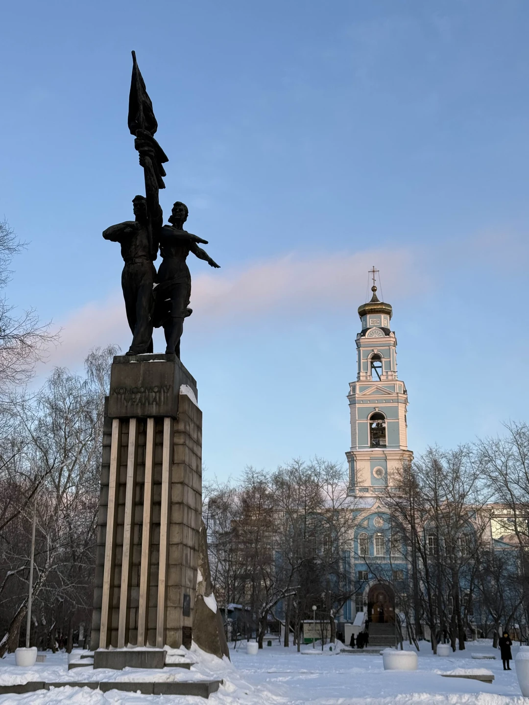 Это не самая увлекательная экскурсия в нашей жизни. Не хватило цепляющих деталей, цифр, эмоций. Но Светлана молодец: все было четко, по расписанию.