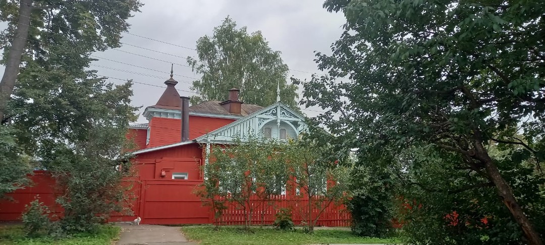 Спасибо Юлии за отличную экскурсию. Два часа прошли абсолютно незаметно. Юлия - прекрасный рассказчик и человек