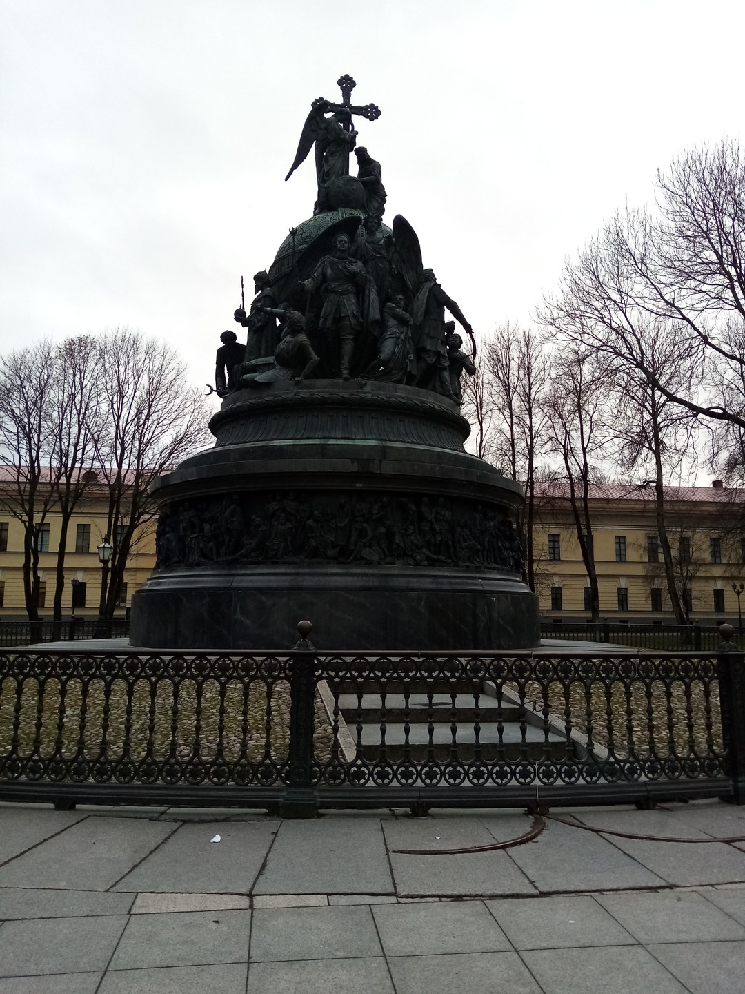 Экскурсия не просто ПОНРАВИЛАСЬ, но я в ВОСТОРГЕ от экскурсии! Экскурсовод Максим Фёдорович абсолютно профессиональный экскурсовод.